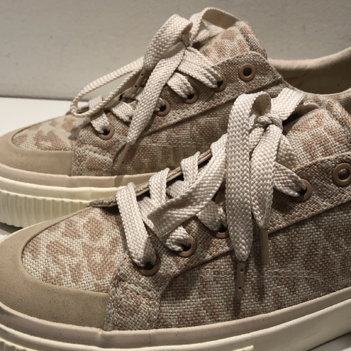 Beiga sneakers leopard print - 90