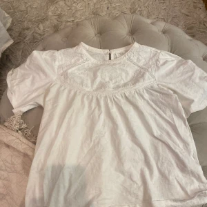 Zara topp - Säljer en zara topp då den inte kommer till användning