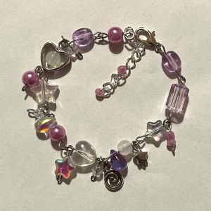 Lila armband  - Söt lika armband!!! 