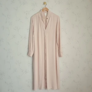 Beige skjortklänning  - Fler bilder och beskrivning kommer upp inom