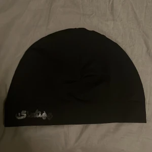 Sixties Mössa Black/ Black logo - Säljer denna sixties limited edition mössa som släpptes för ett tag sen, skriv Dm för intresse