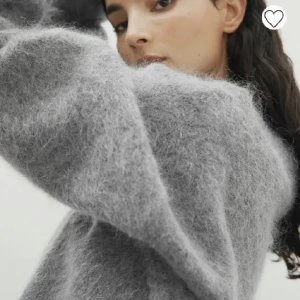 Mohair tröja hm - Säljer denna slutsålda stickade mohair tröjan! Använd fåtal gånger