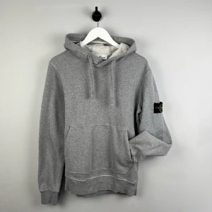 Stone island hoodie - 8/10 kond Kvitto saknas tyvärr 