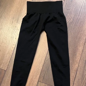 NVGTN tights - Tvättade en gång efter anvisningar. Aldrig använda så samma skick som nya. 