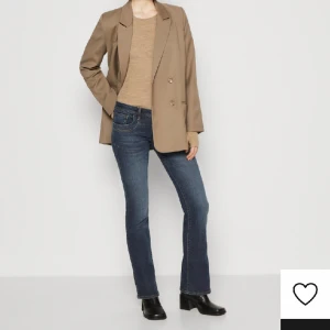 ltb jeans - Säljer LBT jeans från Zarlando, endast prövade, fel storlek för mig. Nypris 909kr. Mitt pris 800.