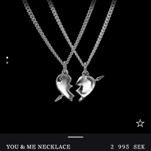 Maria nilsdotter halsband - Säljer den högra halvan, den är i bra skick och nästan aldrig använd💗 säljer då jag bara använder den andra halvan!❤️