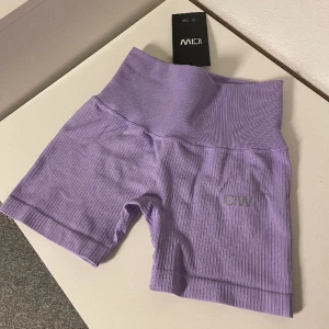 Iciw  - Helt nya träningsshorts från ICIW med lappar kvar🌟Nypris 449kr 