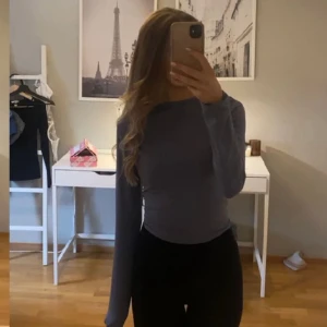 Tröjor  - Två sköna skims liknande tröjor💕 båda är i storlek s och kostar tillsammans 150kr💕 alltså båda tröjorna för 150kr