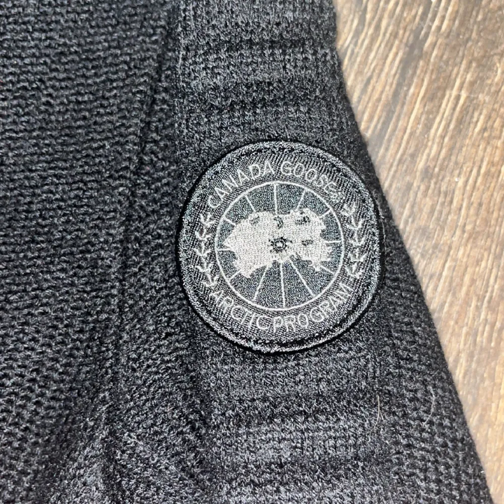 Söker min stickade tröja från canada goose blacklabel(LTD) Storlek M Kan krympas i tvätten till S Även dras ut när den är blöt till L Använd 1gång, väldigt bra skick. Nypriset var 3999kr. Tröjor & Koftor.