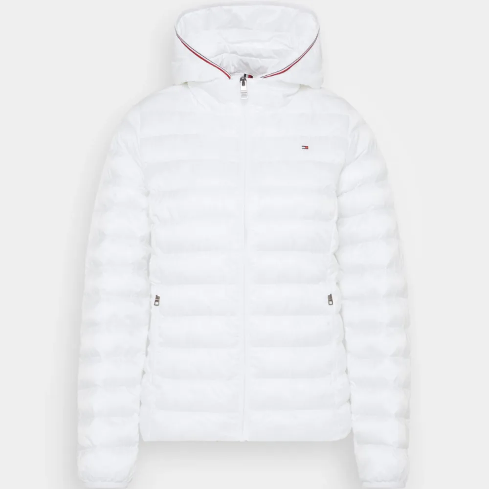 Köpt på Zalando: Padded jacket, Allvädersjacka  Helt ny, bara testad en gång. . Jackor.