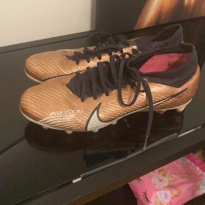 Nike air zoom  - Helt nya använt fåtal gånger jag sluta spela fotboll och har ingen användning på dem nypris 2699kr 