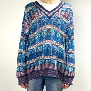 Stickad tröja - Stickad luftig tröja:)