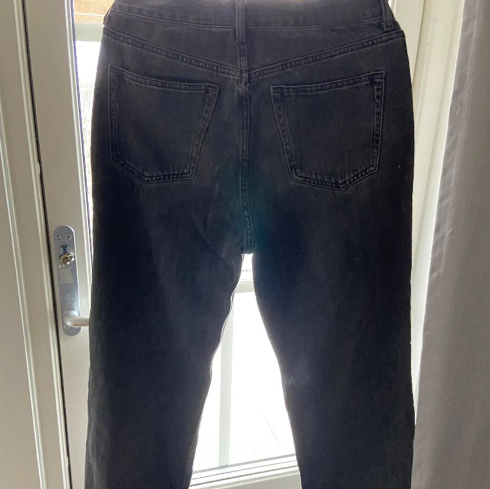 Svarta Weekday jeans köpta för 600kr. Galaxy loose.. Jeans & Byxor.