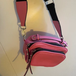 crossover väska - från don donna👌