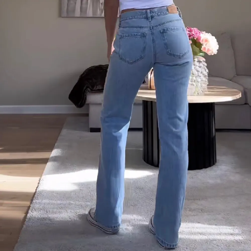 Så snygga jeans från stradavius som tyvärr är lite stora på mig. Så så fin färg!. Jeans & Byxor.
