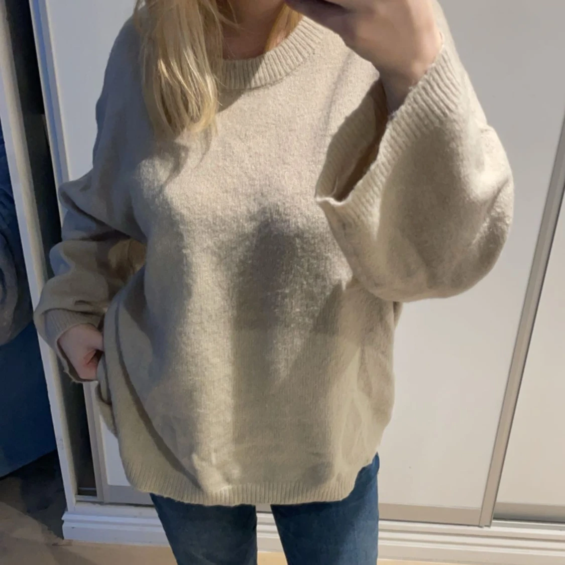 Beige stickad tröja  - 90