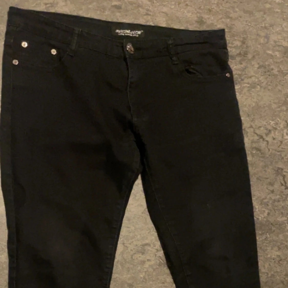 Svarta jeans 