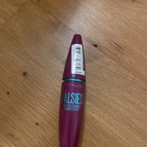 Mascara  - Mascara från mabyline new york, aldrig använd