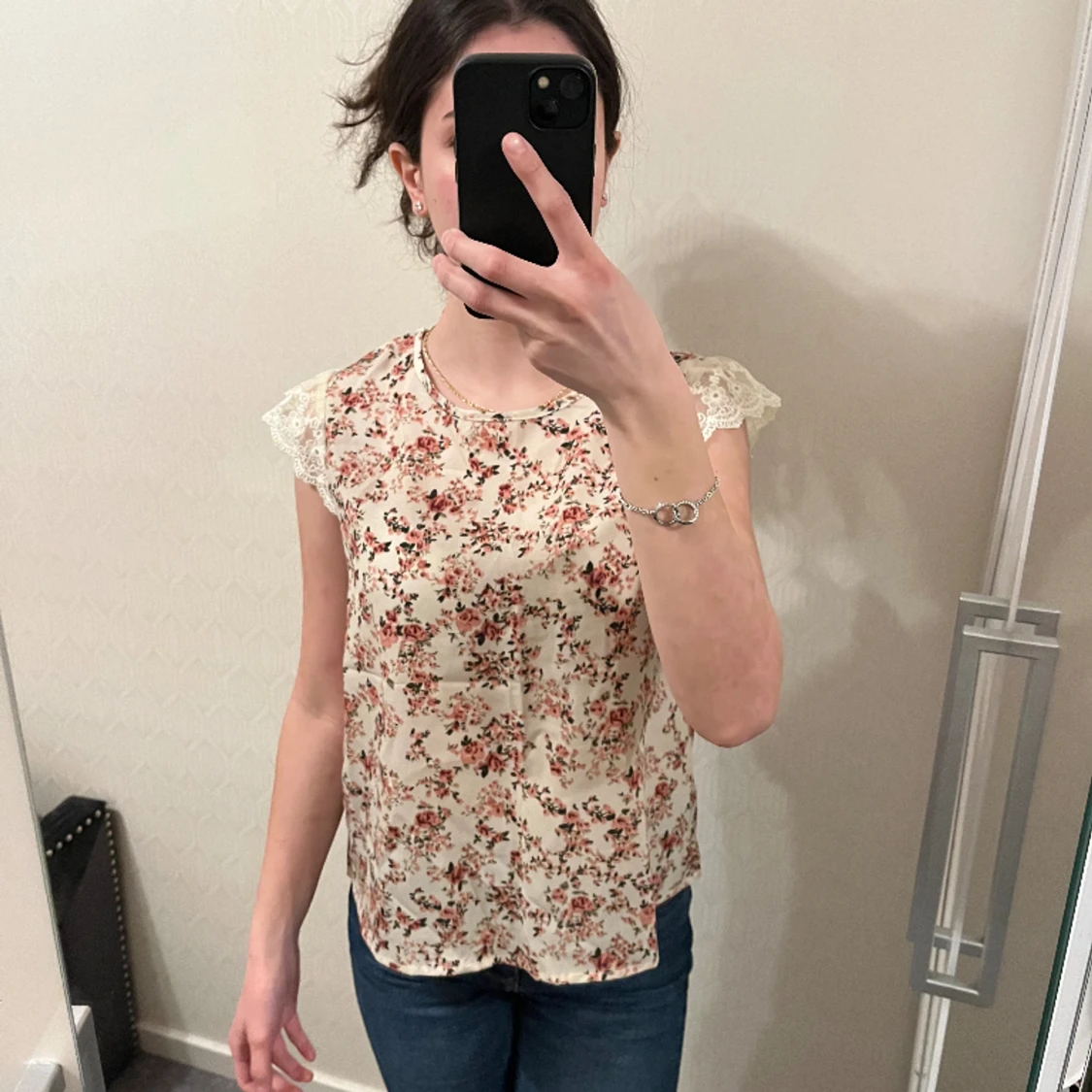 Blommig tröja med öppen rygg  - 91