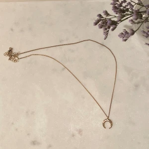 Guld smycken  - Söta guld halsband💕💕 30kr styck eller 50kr för båda! 