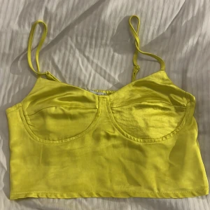 Topp - Neon gul topp från new yorker. Aldrig använd. Storlek S