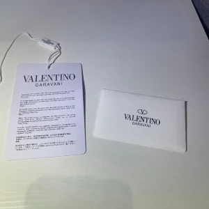 Valentino tags - Säljer dessa tags som var till mina skor men den blev sålda!