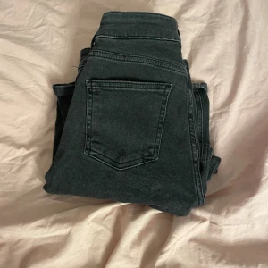 Jeans - Helt nya jeans från lager 157 ”low boot” ny pris: 400kr jag säljer för: 200kr 