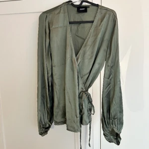 Grön blus - Strl 36