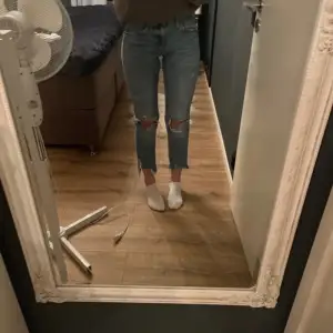 Girlfriend jeans från hm, i använt skick 
