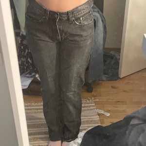 Midrise jeans - Så snygga jeans men är för små, köpta på humana