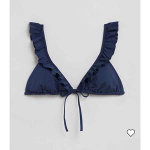 Bikini överdel fem other stories, nyskick och använd en gång. Nypris 290kr💙