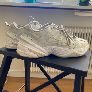 Nike M2k tekno - Säljer dessa då de är lite för stora för mig 😔✨ fin off white färg 