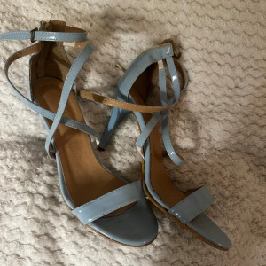 klackskor - sandaletter i storlek 40