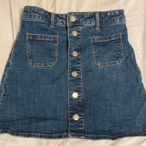 Jeans kjol  - Nyskick endast prövad  