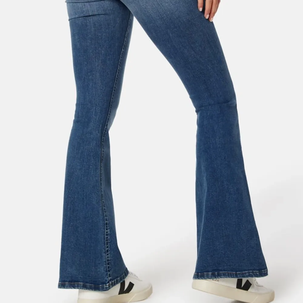 Nya jeans använda 1 gång fint skick i storlek 34/36 . Jeans & Byxor.