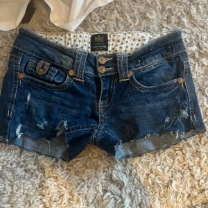 Jeansshorts - Ett par jättefina shorts. Pris kan diskuteras ❤️