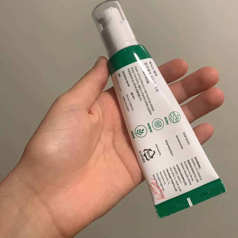 En koreansk hudvårds produkt som är jätte känd för sina fördelar att hjälpa med hyperpigmentering från acne ärr osv!! testad endast 1 ggn, annars är den så gott som ny.. Övrigt.