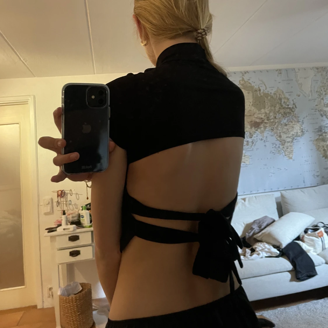 Rygglös crop top