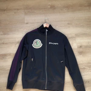 Moncler x Palm angels sweatshirt - Bra skick!