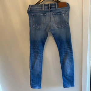 Replay jeans - Säljer replay jeans jondrill🔵🔵 för dom inte kommer i någon användning längre. 