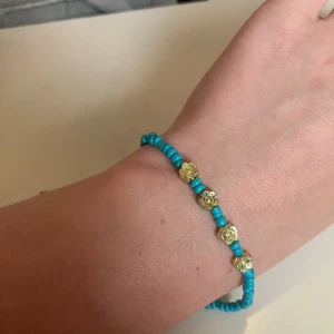 Somrigt armband  - Fint armband perfekt till sommaren🦋 Klicka på köp nu eller frakt 18kr