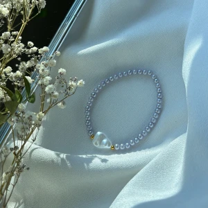 Handgjort armband 🤍 - .