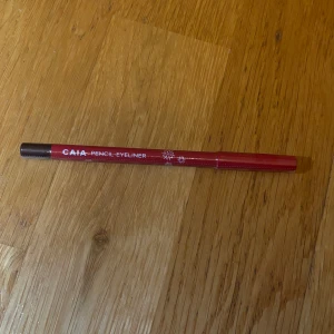 Caia Cosmetics pencil eyeliner brun ny - Helt ny oöppnad inplastad! Brun!!
