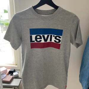 T-shirt  - T-shirt från Levis