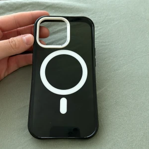 Iphone 13 pro skal - Iphone 13 pro skal i bra skick från Nudient 