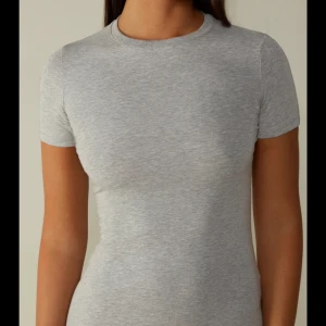 intimissimi t shirt - Säljer då jag aldrig använder den, endast använd 1 gång 