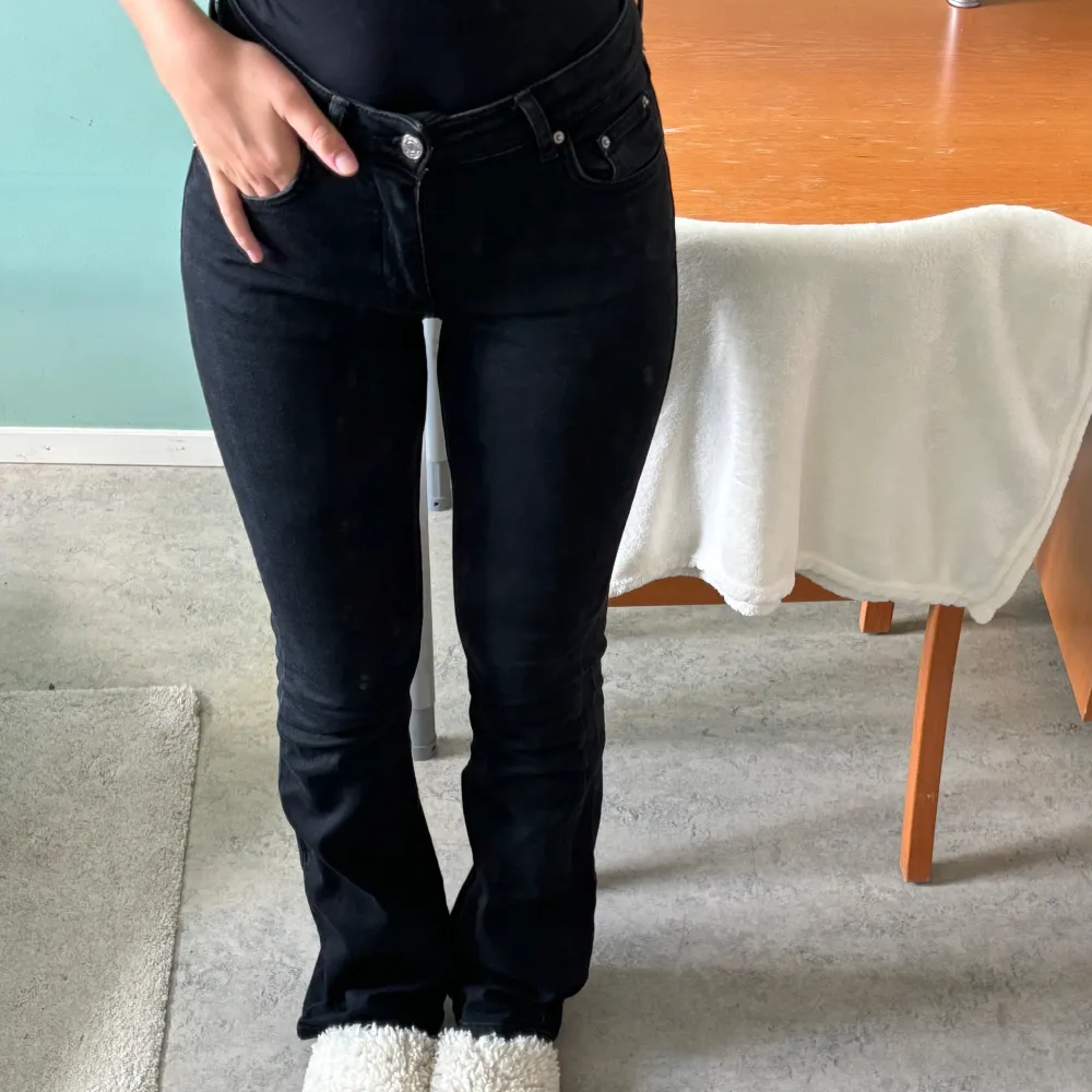 Bootcut jeans från Gina tricig, jag är 176 cm lång. Jeans & Byxor.