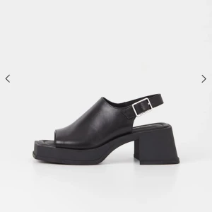 Vagabond Hennie  - Säljer ett par sandalklackar från vagabond i storlek 36 (stor i storlek så funkar på mig som har 37 i vanliga fall). Helt oanvända, hittar tyvärr inget tillfälle för dom! 