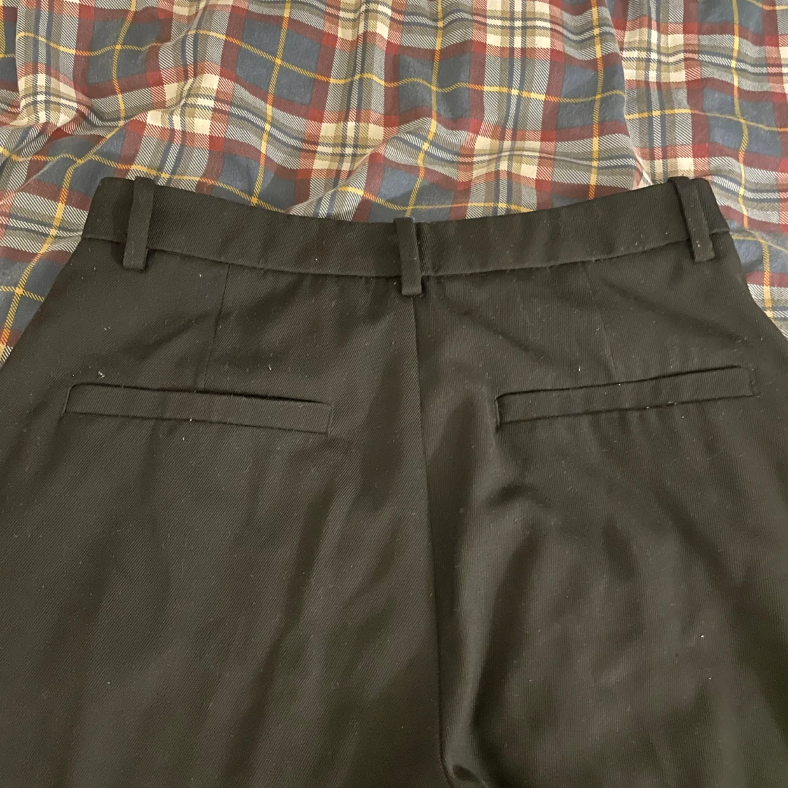 Utsvänga kostymbyxor lindex  - 91