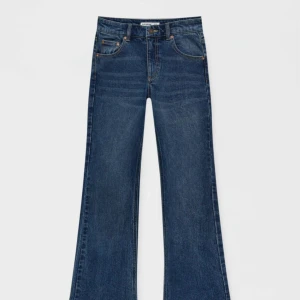 low waist flare jeans - aldrig använda eftersom de var för stora, så säljer då de inte gick att skicka tillbaka 